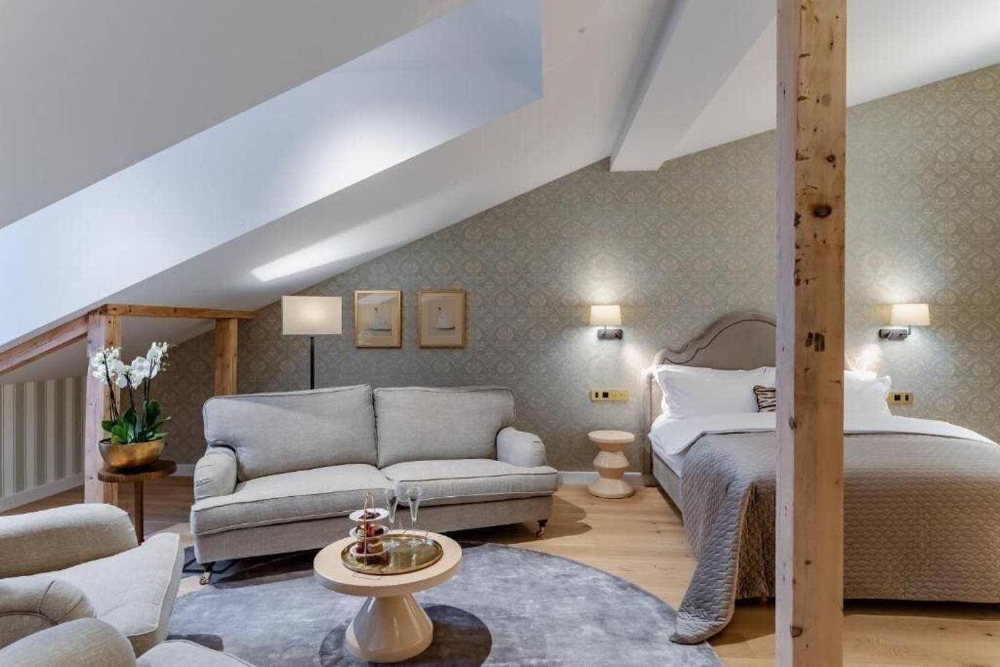 Hotel-Unicus-Palace-Old-Town---Destigo-Hotels-Room-51