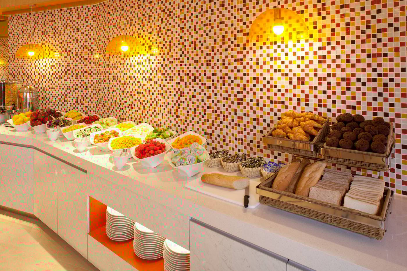 Ibis-Hk-Central-And-Sheung-Wan-Restaurant-23