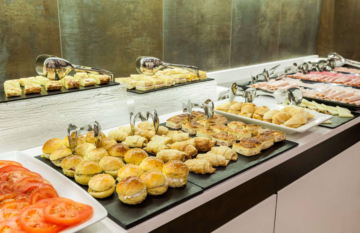 Ilunion-Suites-Madrid-----Restaurant-37