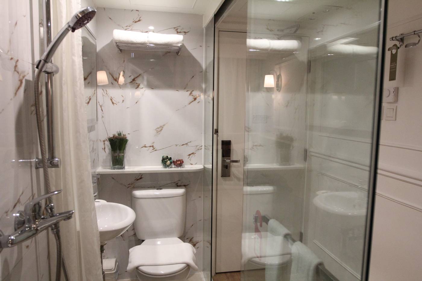 Mini-Hotel-Causeway-Bay-Room-17