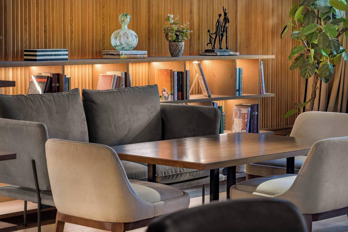 AC-Madrid-Avendia-de-America-Bar-2