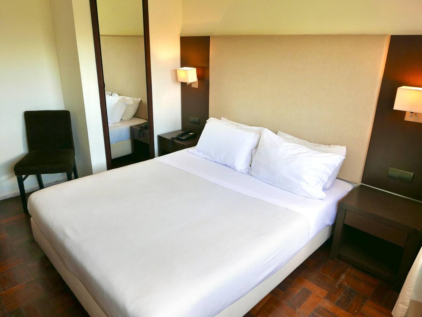 Lisboa-Central-Park-Room-13