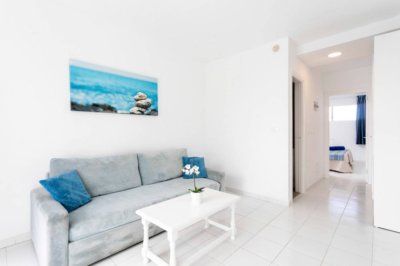 Globales-Costa-Tropical-Room-25