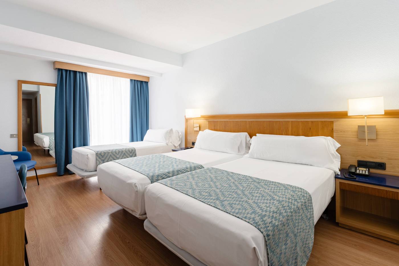 Catalonia-las-Vegas-Room-32