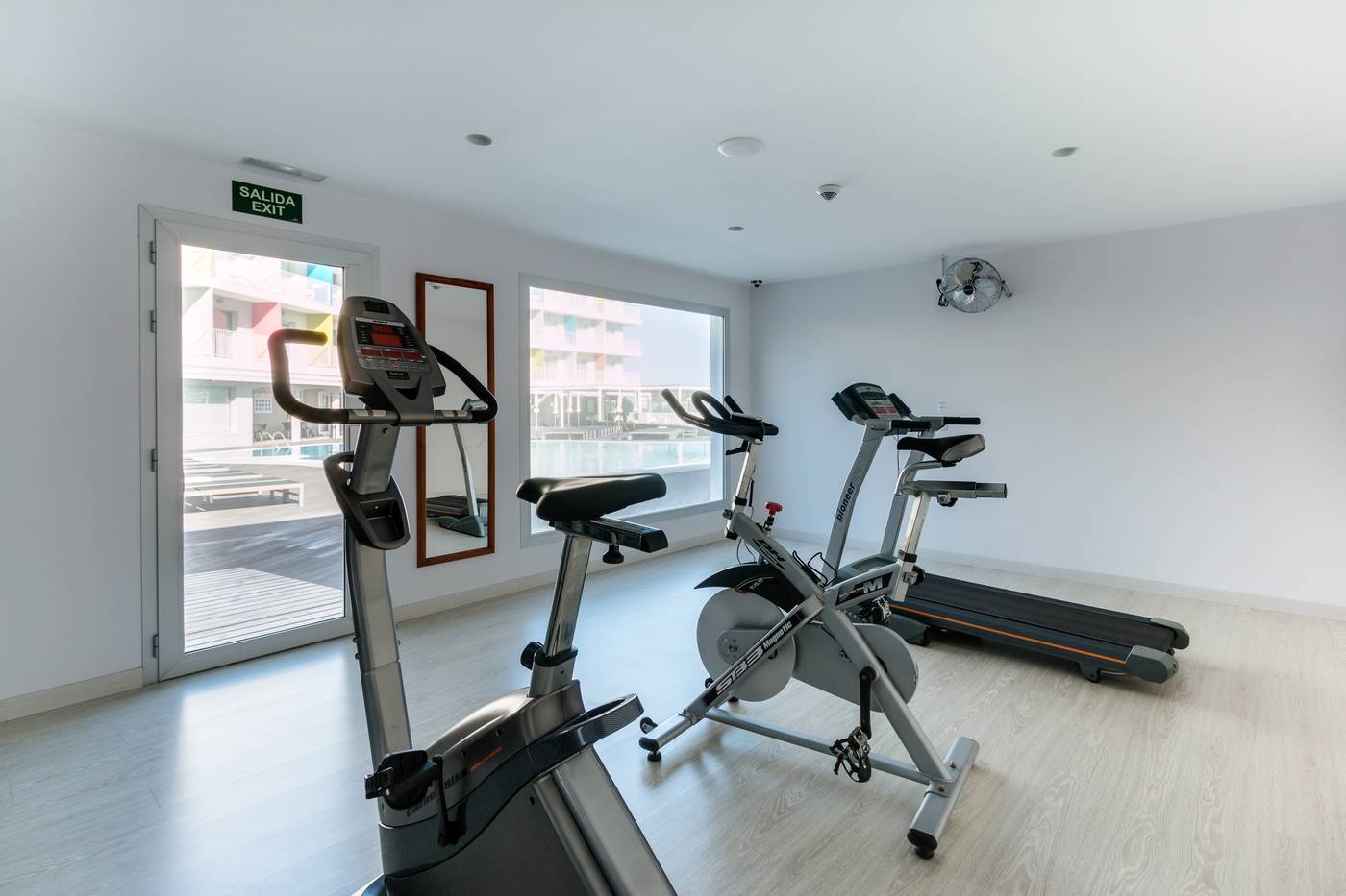 Artiem-Carlos-III-Sports-and-Entertainment-48