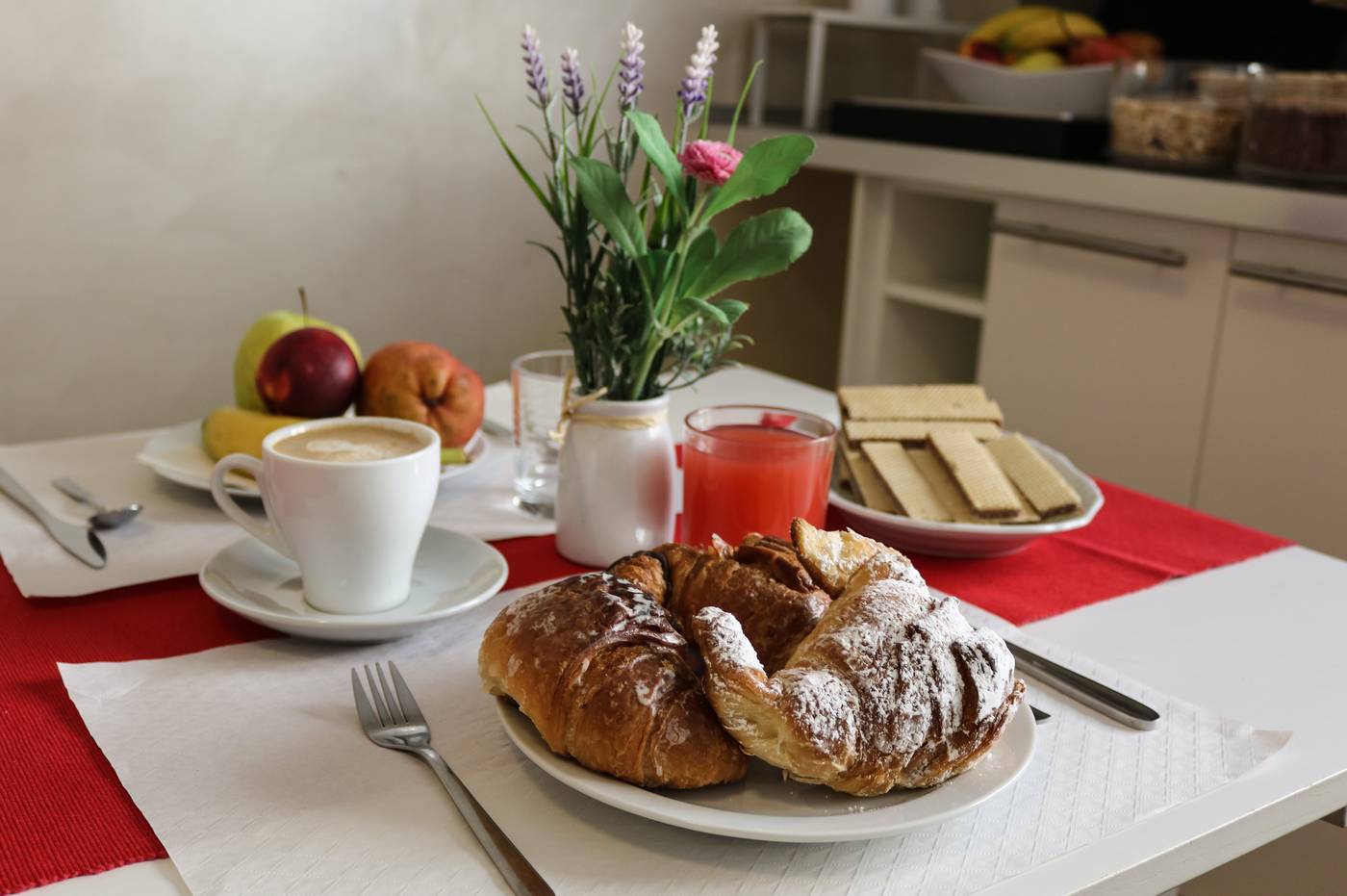 Rome-Kings-Suite-Bar-39