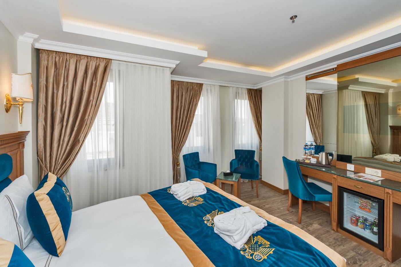 The-Byzantium-Hotel---Suites-Room-4
