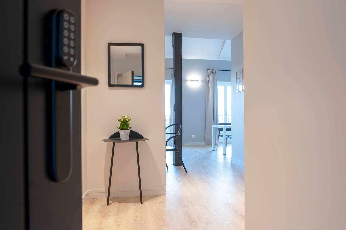 MH-Apartments-Central-Madrid-Room-32