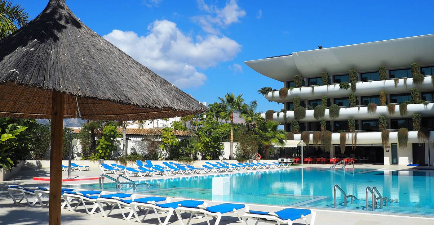 Deloix-Aqua-Center-Hotel-Pool-3