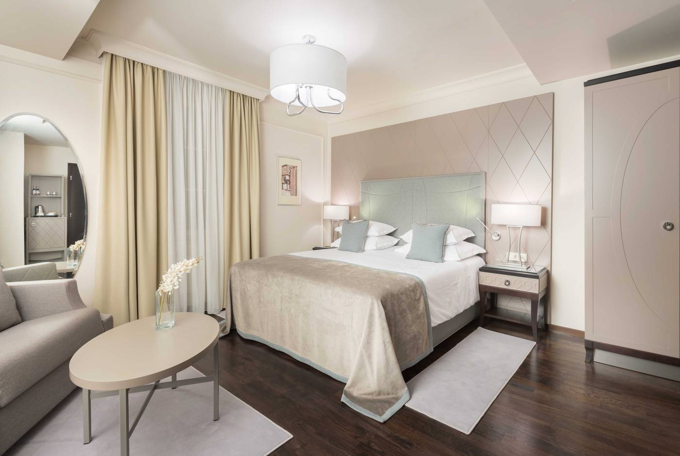 Heritage-Hotel-Bastion-Room-9