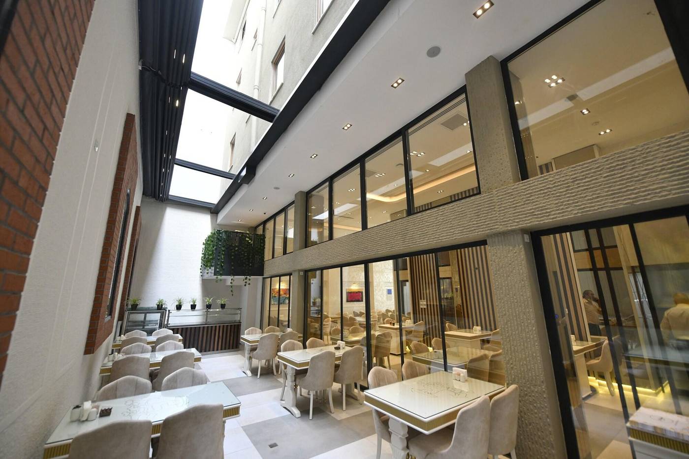 G-Han-Hotel-Restaurant-10