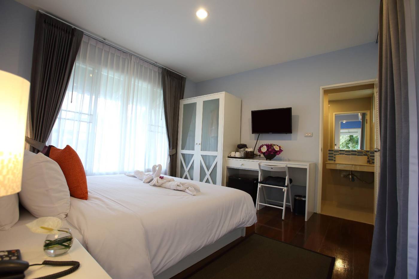 Bangsaen Heritage Hotel-Thailand-Chonburi-Room-5
