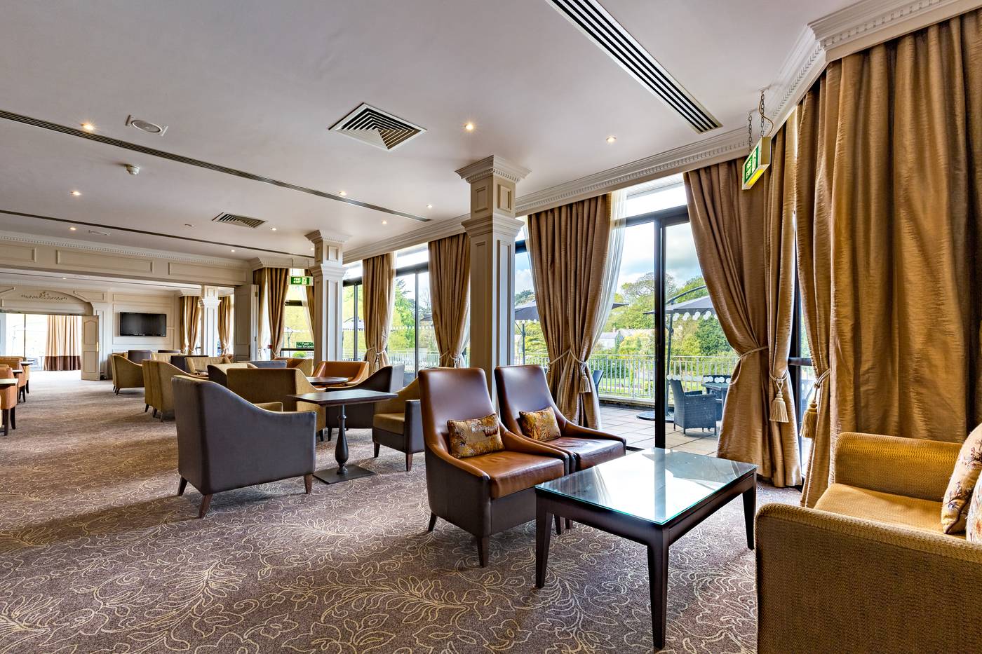 St--Pierre-Park-Hotel--Spa-and-Golf-Resort-Bar-3