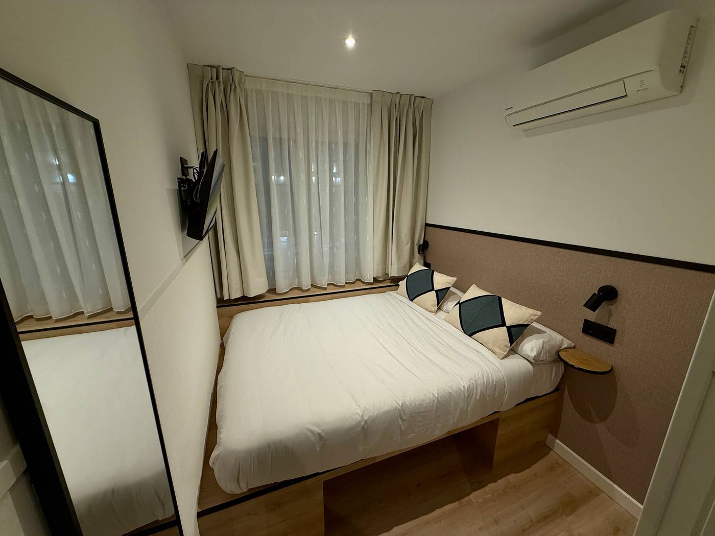 Mucho-Madrid-Room-45