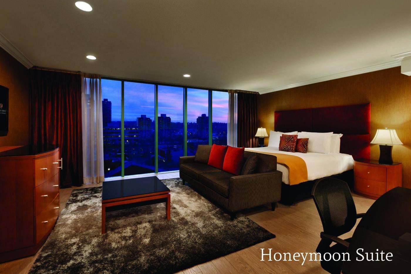 Executive-Suites-Hotel-Metro-Vancouver-Burnaby-Room-21