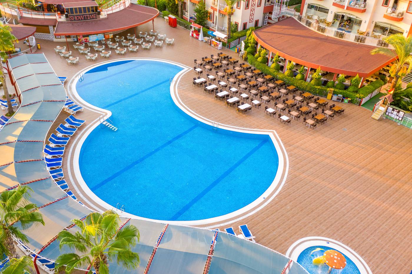 Hane-Sun-Hotel-Pool-1