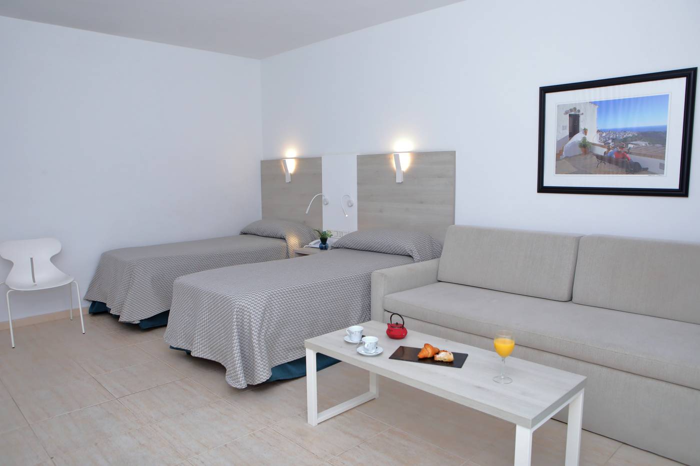 Pyr-Fuengirola-Room-16