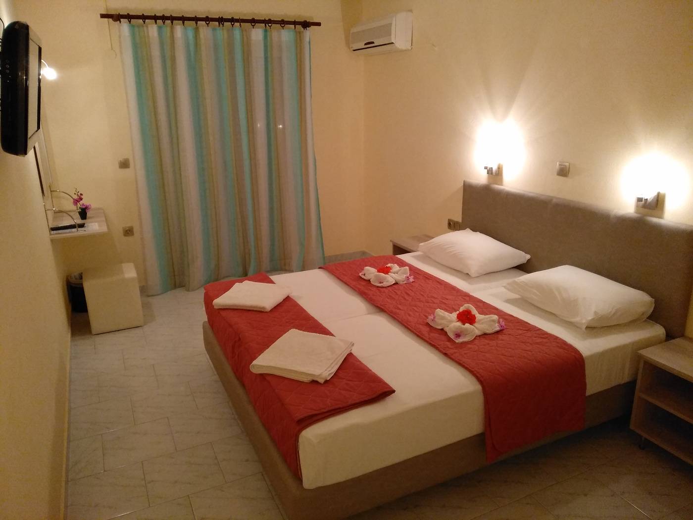 Leonidas-Hotel-And-Studios-Room-29