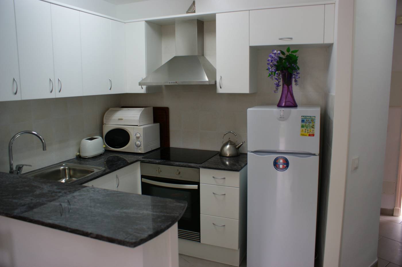 Hamilton-Court-Room-35