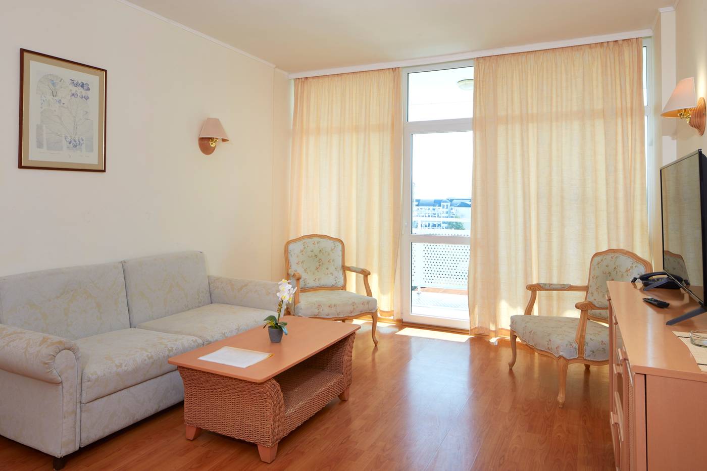 Grand-Hotel-Nirvana---Sunny-Beach-Room-24