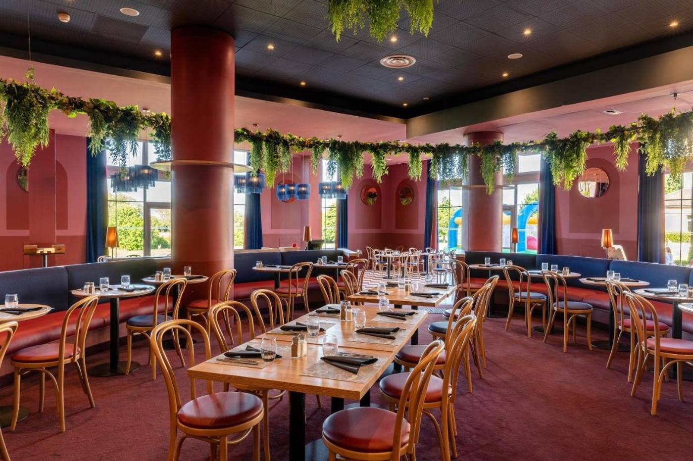 Grand-Magic-Hotel-Restaurant-28