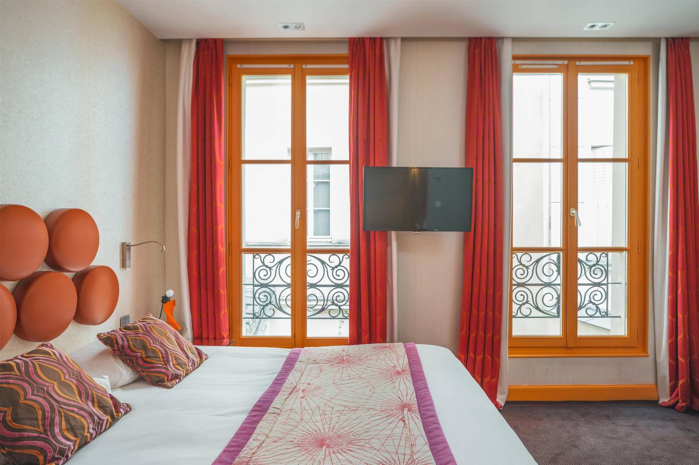 Le-Petit-Paris-Room-25