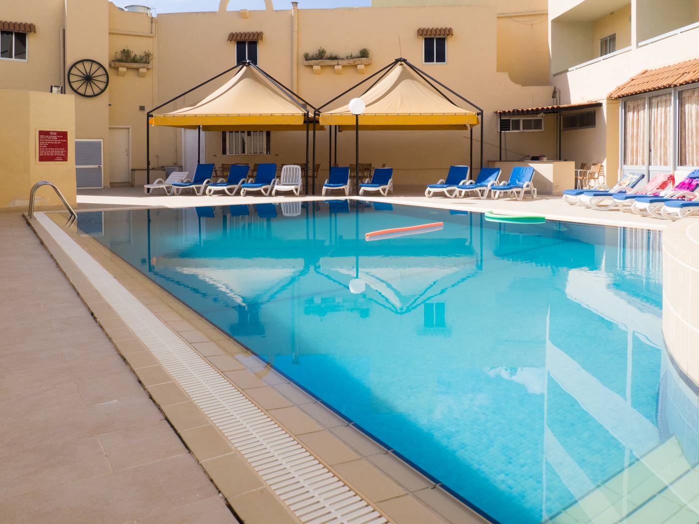 Mavina-Hotel---Apartments-Pool-1