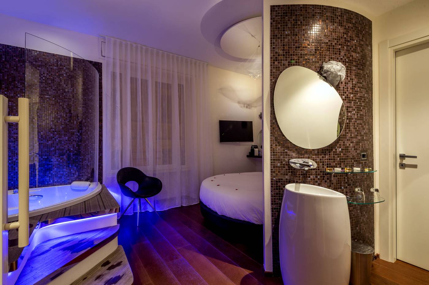 SuiteSistina-For-Brave-Lovers-Room-18