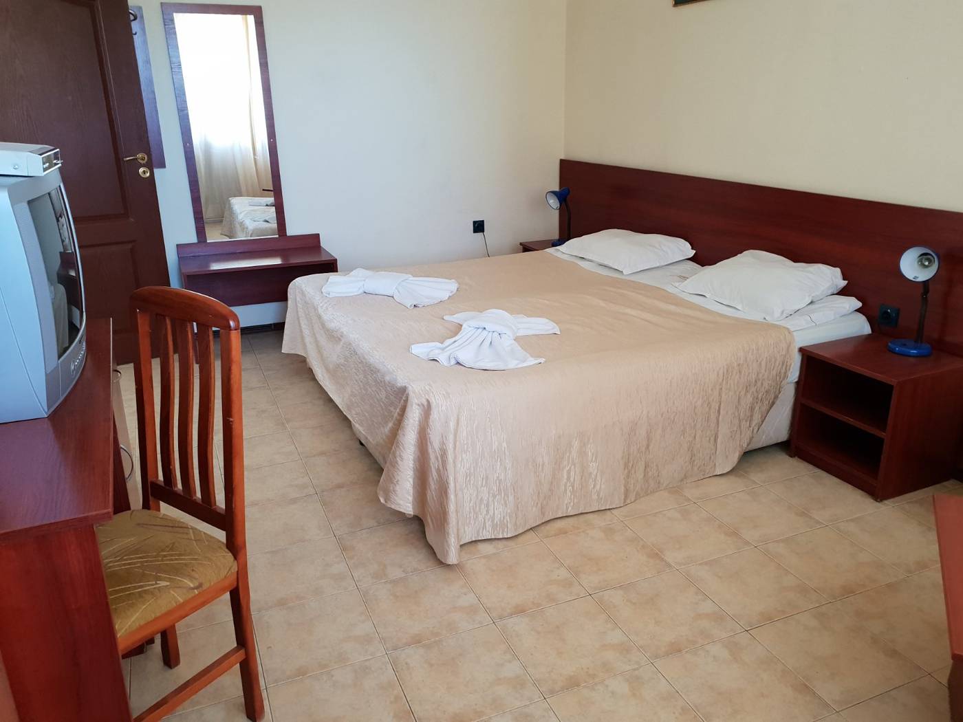 Yalta-Complex-Room-20