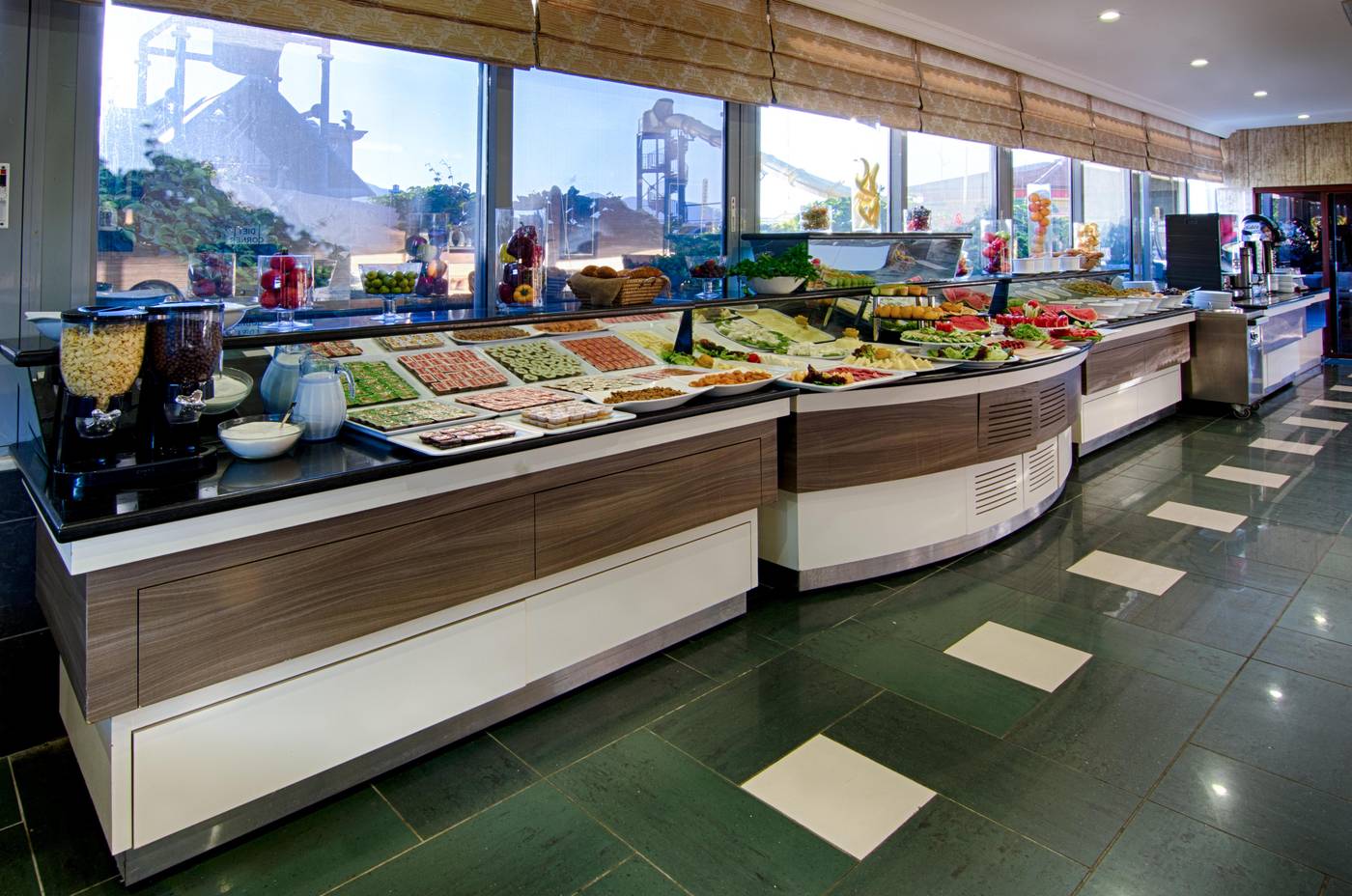 Romance-Beach-Restaurant-35