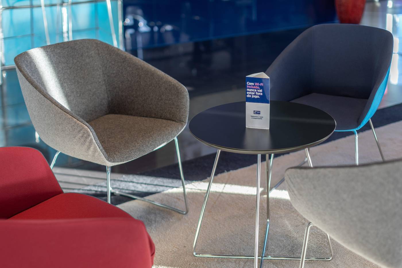 Holiday-Inn-Express-Lisbon-Alfragide-Bar-10