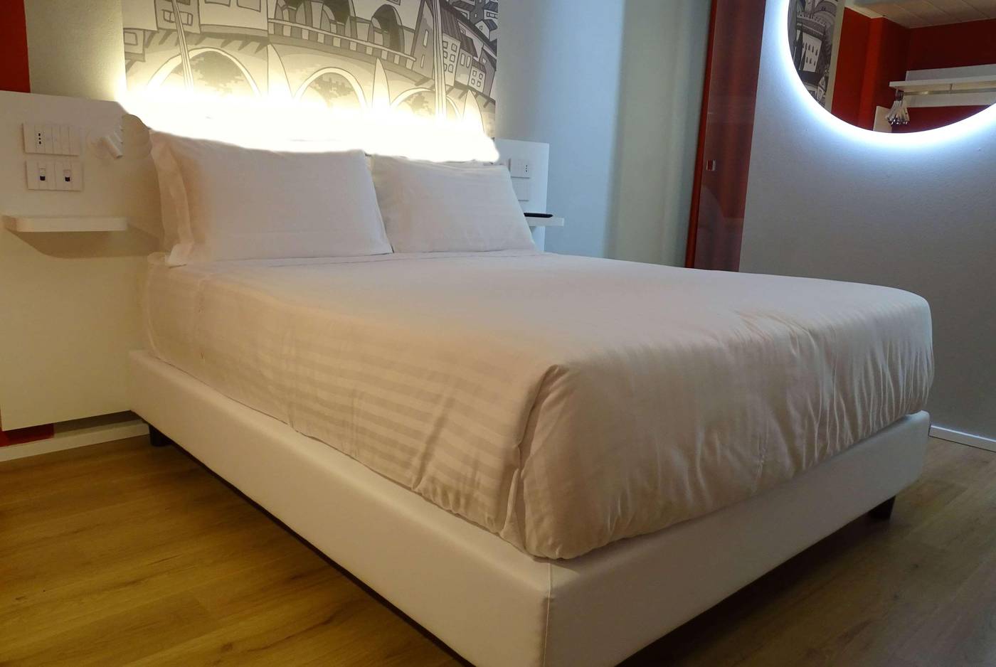 Wyndham-Garden-Florence-Room-25