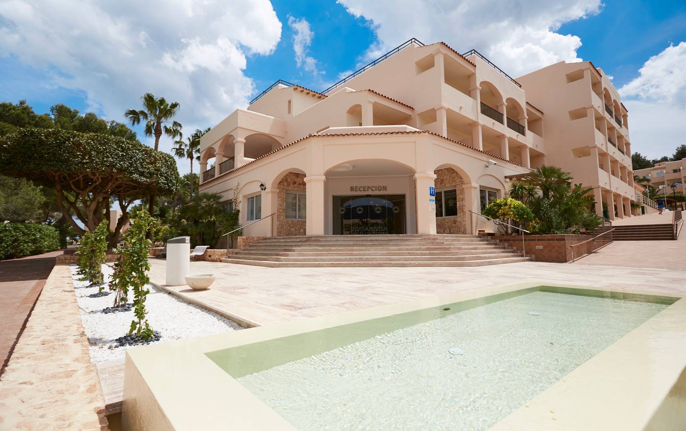 Invisa-Figueral-Resort---Cala-Blanca-General-view-1