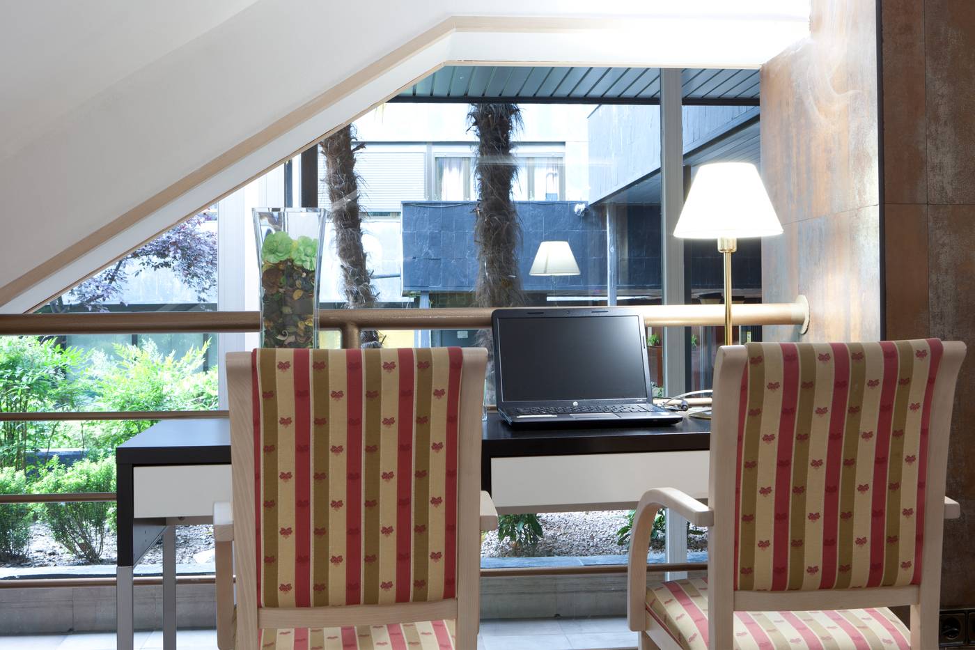 Senator-Castellana-Lobby-14