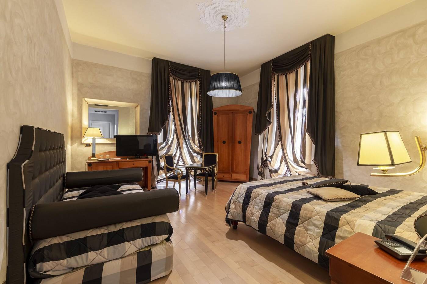 Columbia-Charming-Spa-Room-10