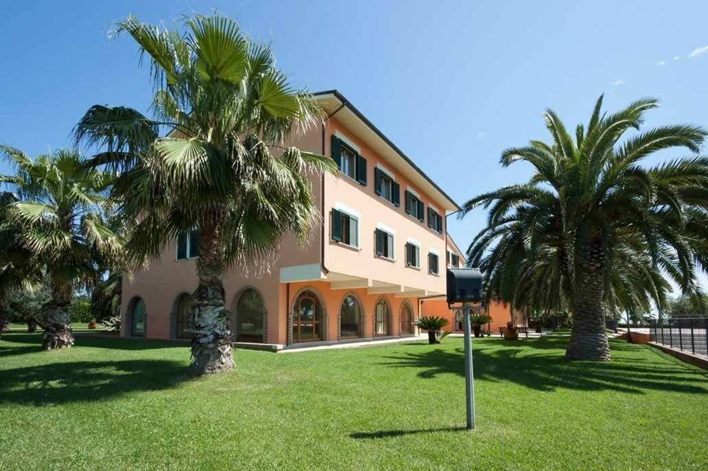 Hotel Villa Luigi-Italy-MARTINSICURO-General view-6