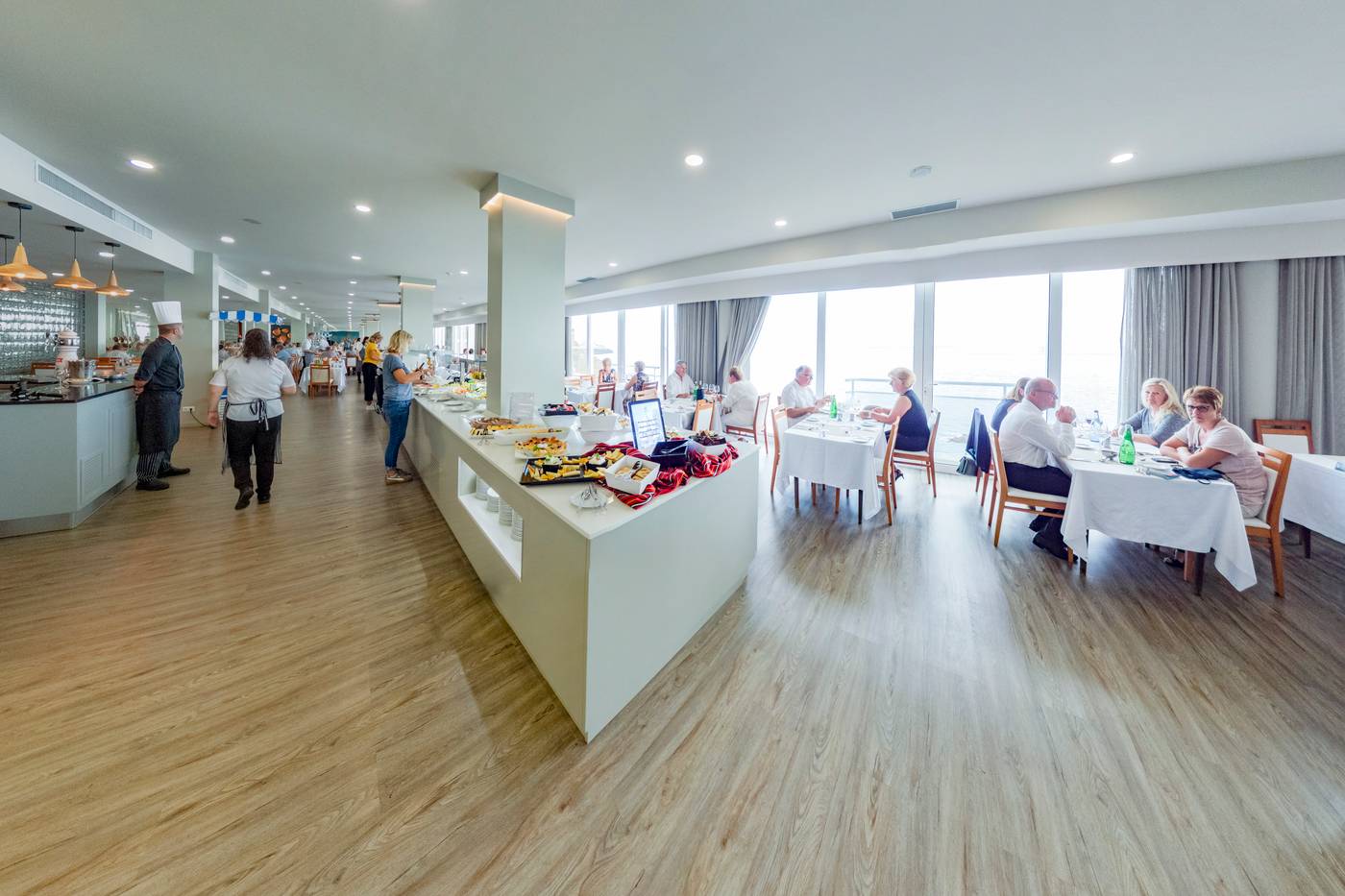 Orca-Praia-Restaurant-38