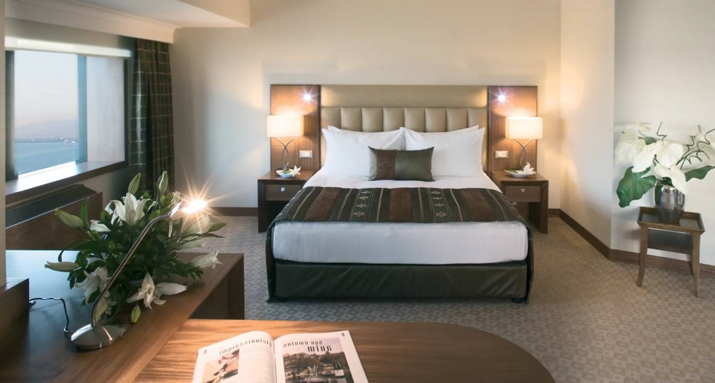 M----venpick-Hotel-Izmir-Room-9