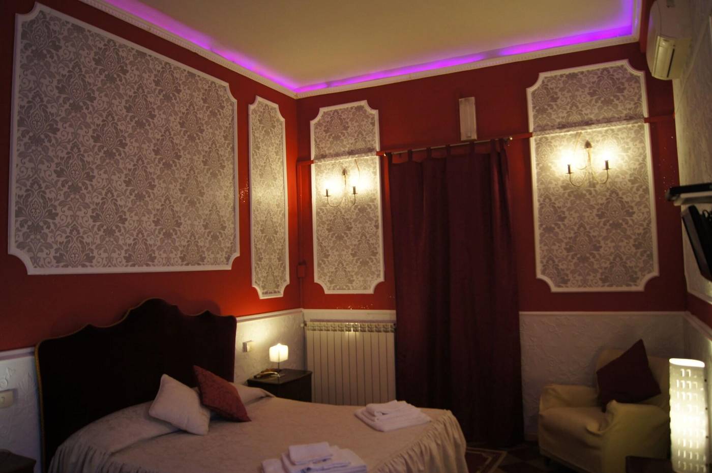 B---B-La-Mimosa-Room-50