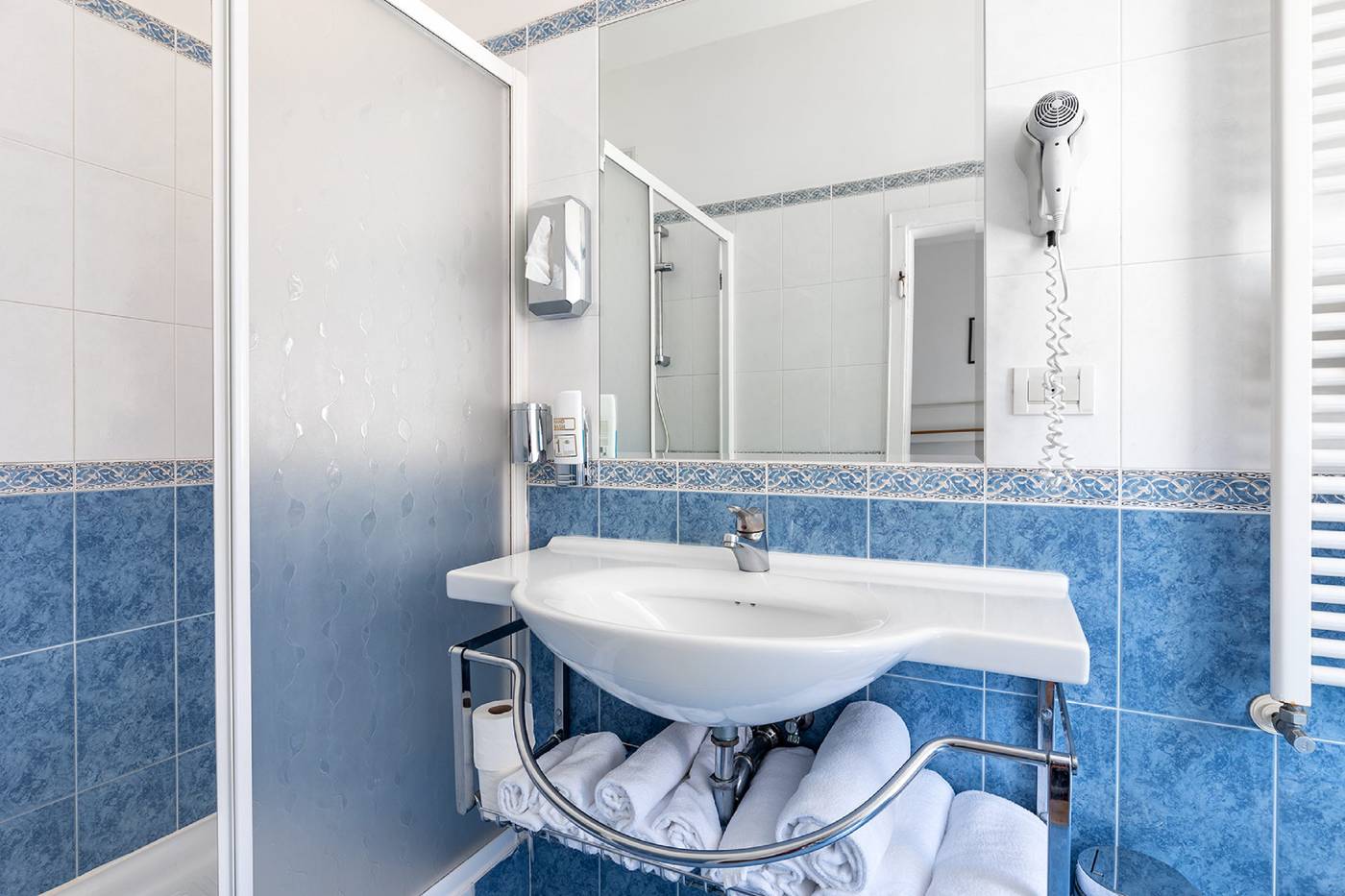 Hotel-Rivamare-Room-15