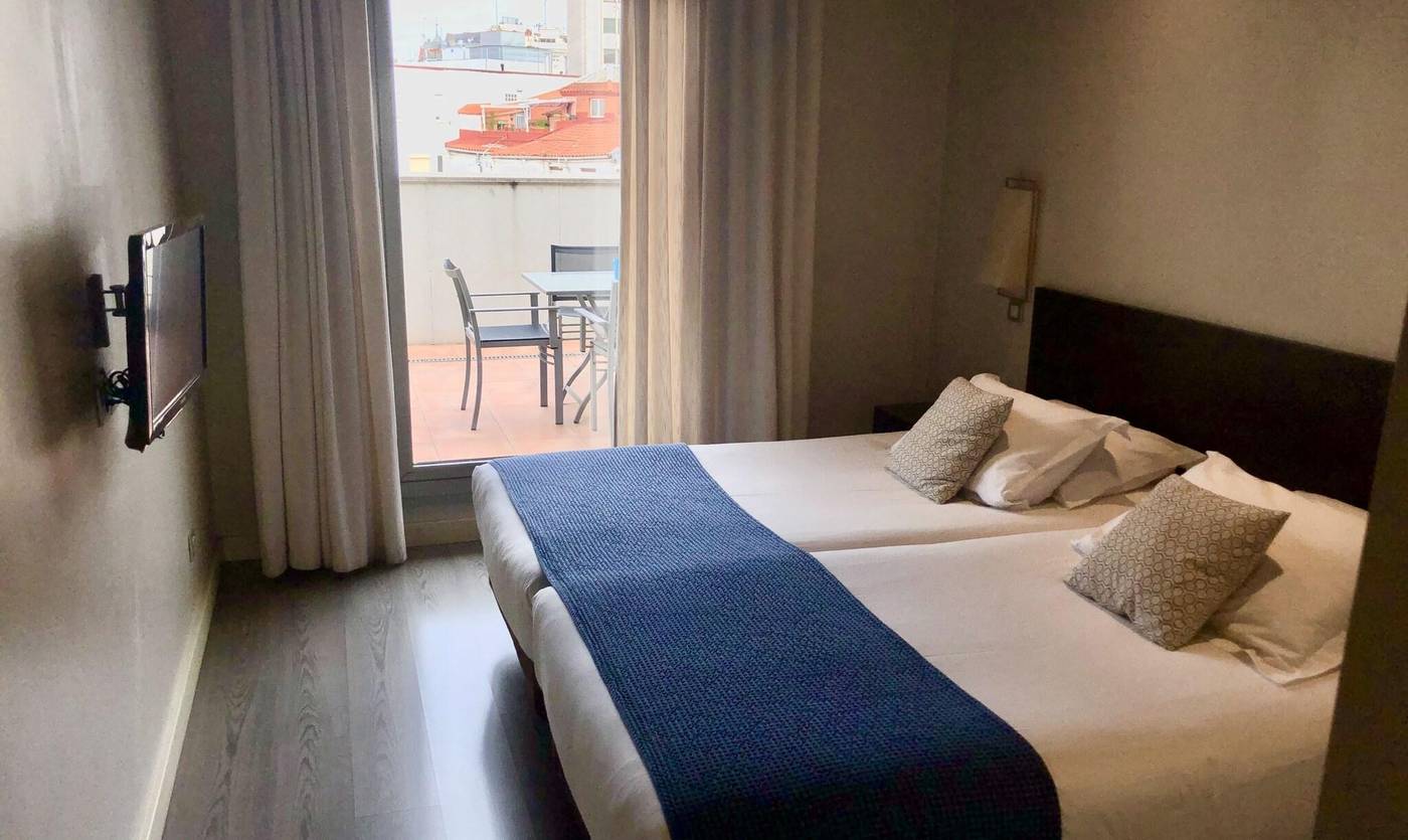 Suites-Viena-Plaza-de-Espa----a-Room-24