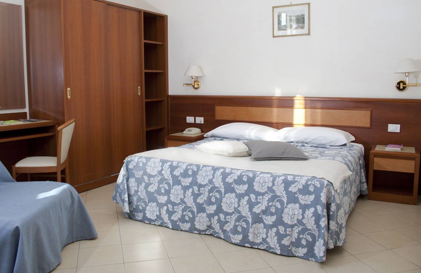 Hotel-Bonifacio-Room-22