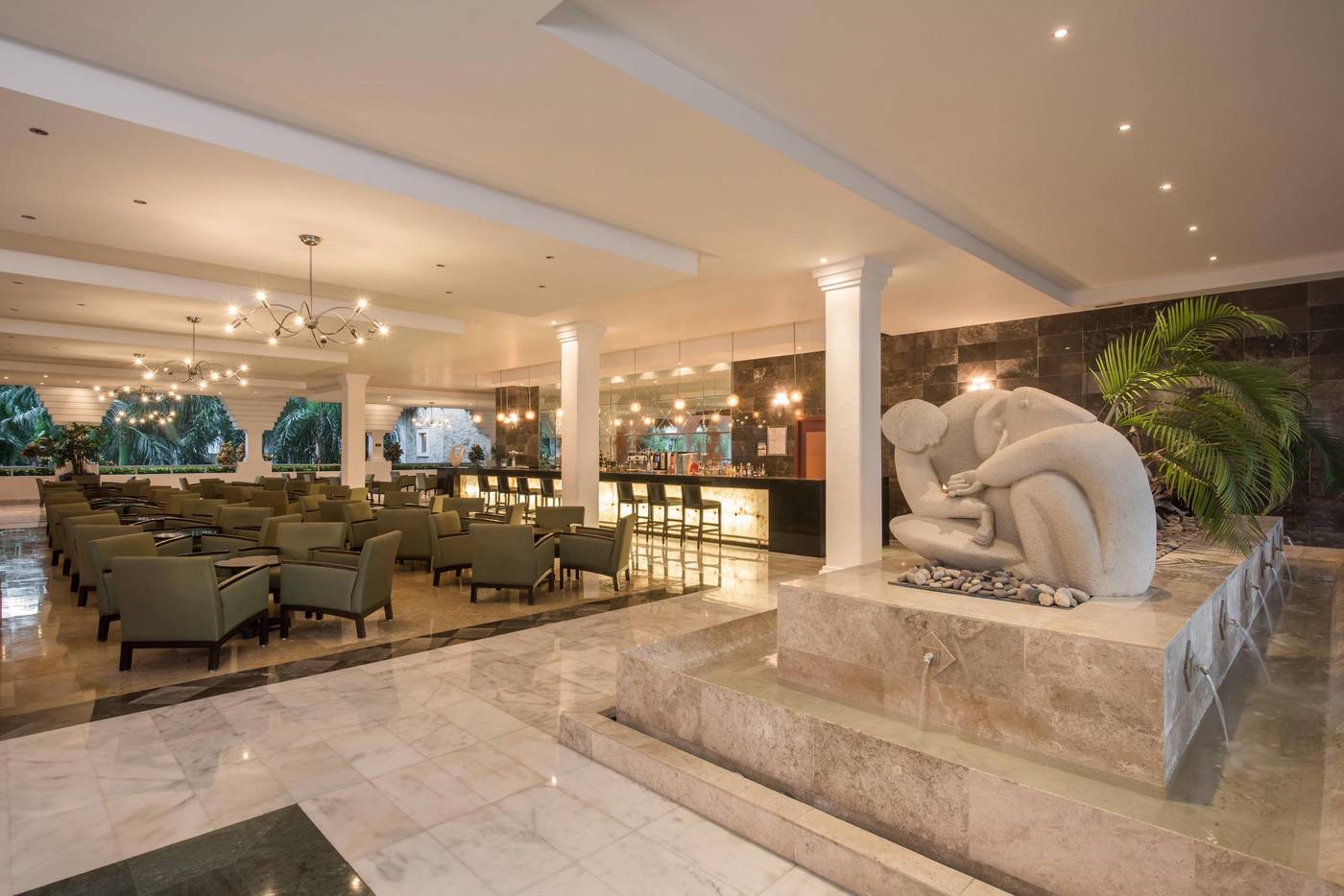 Grand-Riviera-Princess-Lobby-56