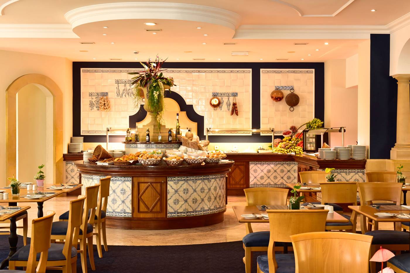 Pestana-Village-Garden-Resort-Aparthotel-Bar-27