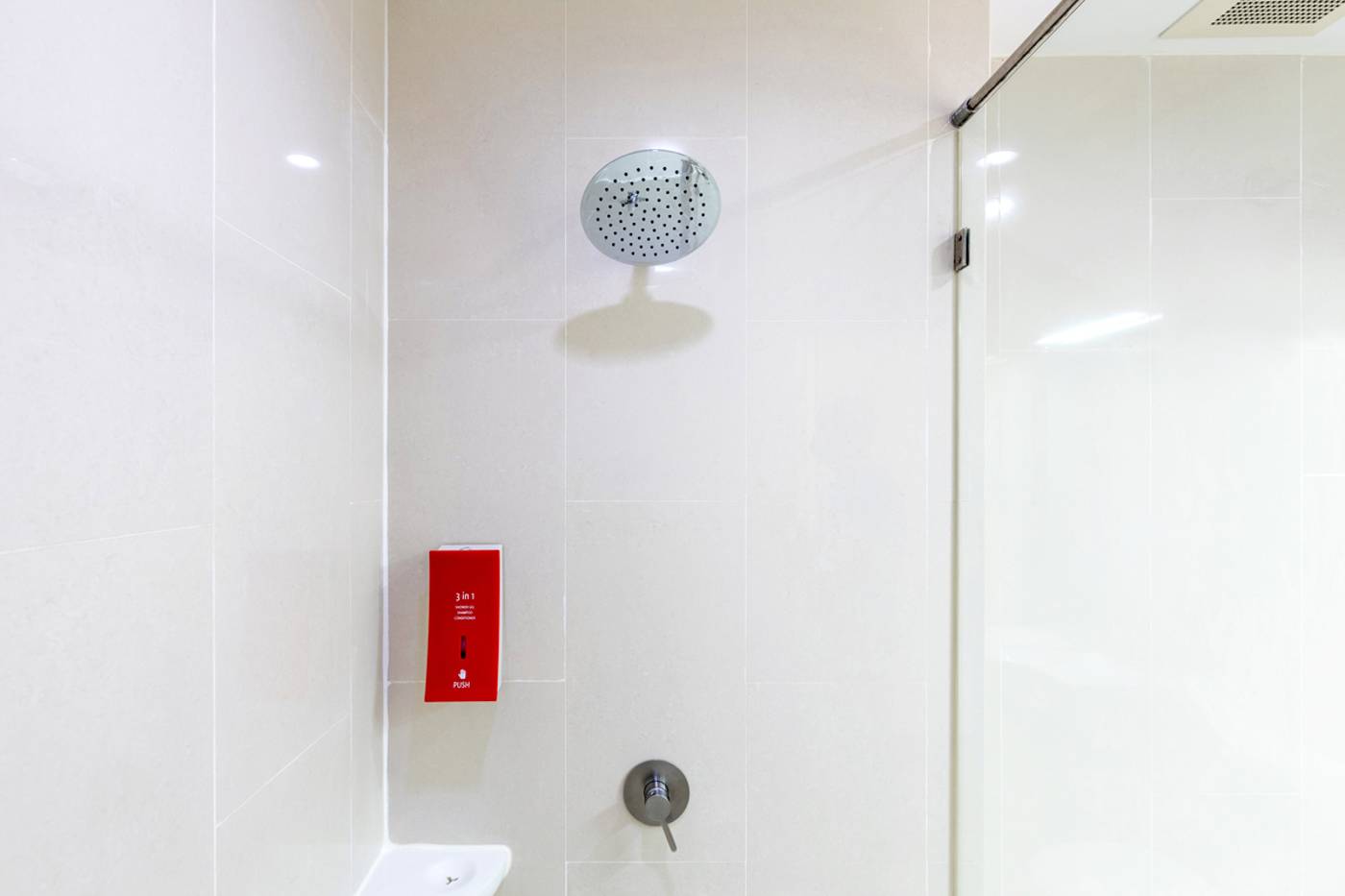 Red-Planet-Bangkok-Asoke-Room-18