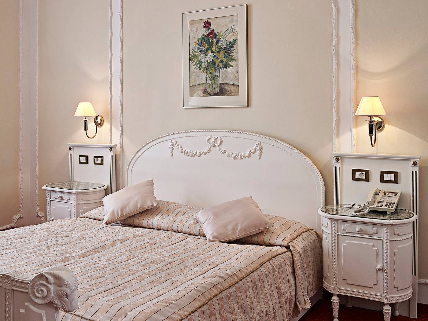 Ambassador-Zlat-----Husa-Room-33