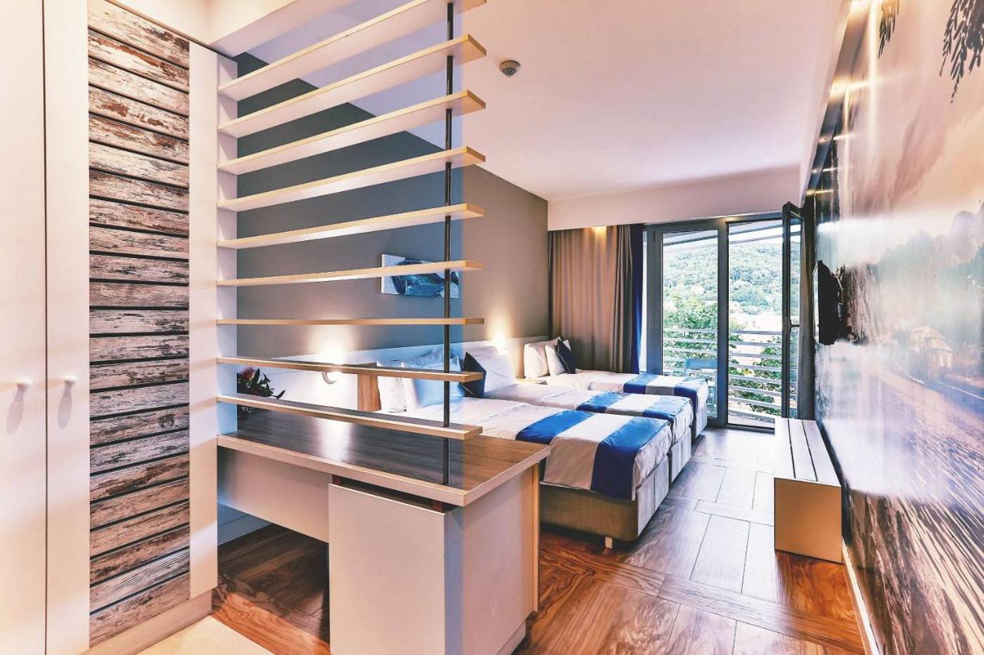 Carine-Hotel-Delfin-Room-11