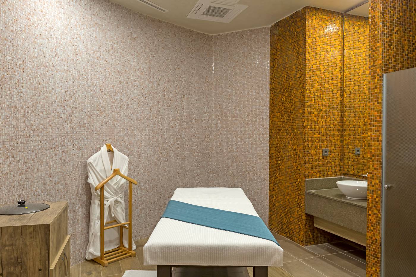 Royal-Seginus-Sports-and-Entertainment-88