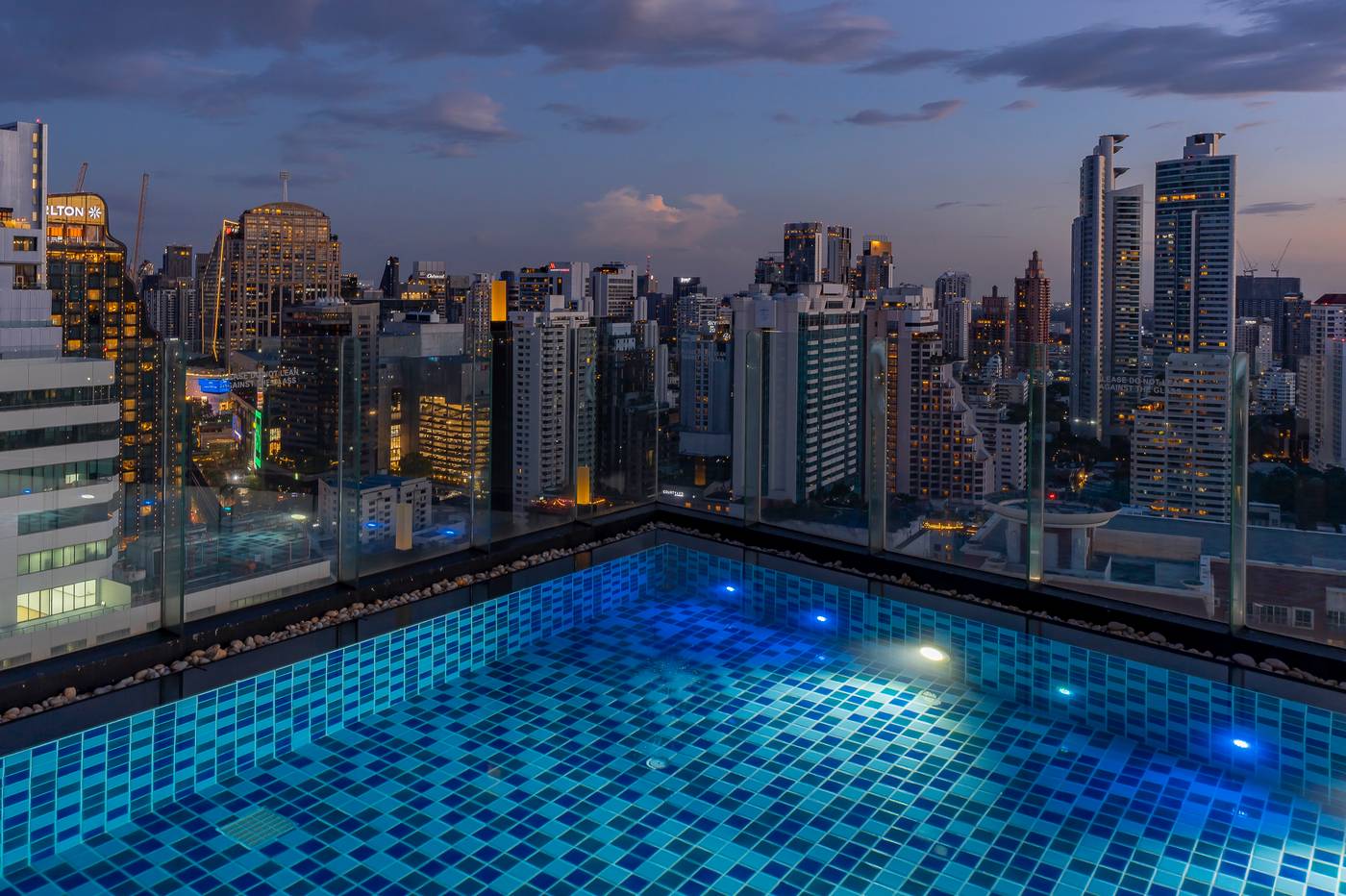The-Continent-Hotel-Sukhumvit---Asok-BTS-Bangkok-Pool-69
