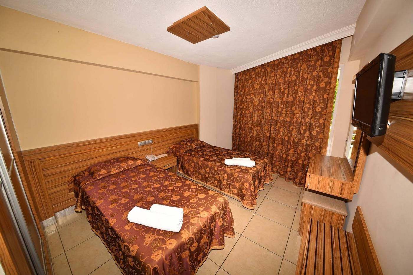 Rosary-Beach-Hotel-Room-28